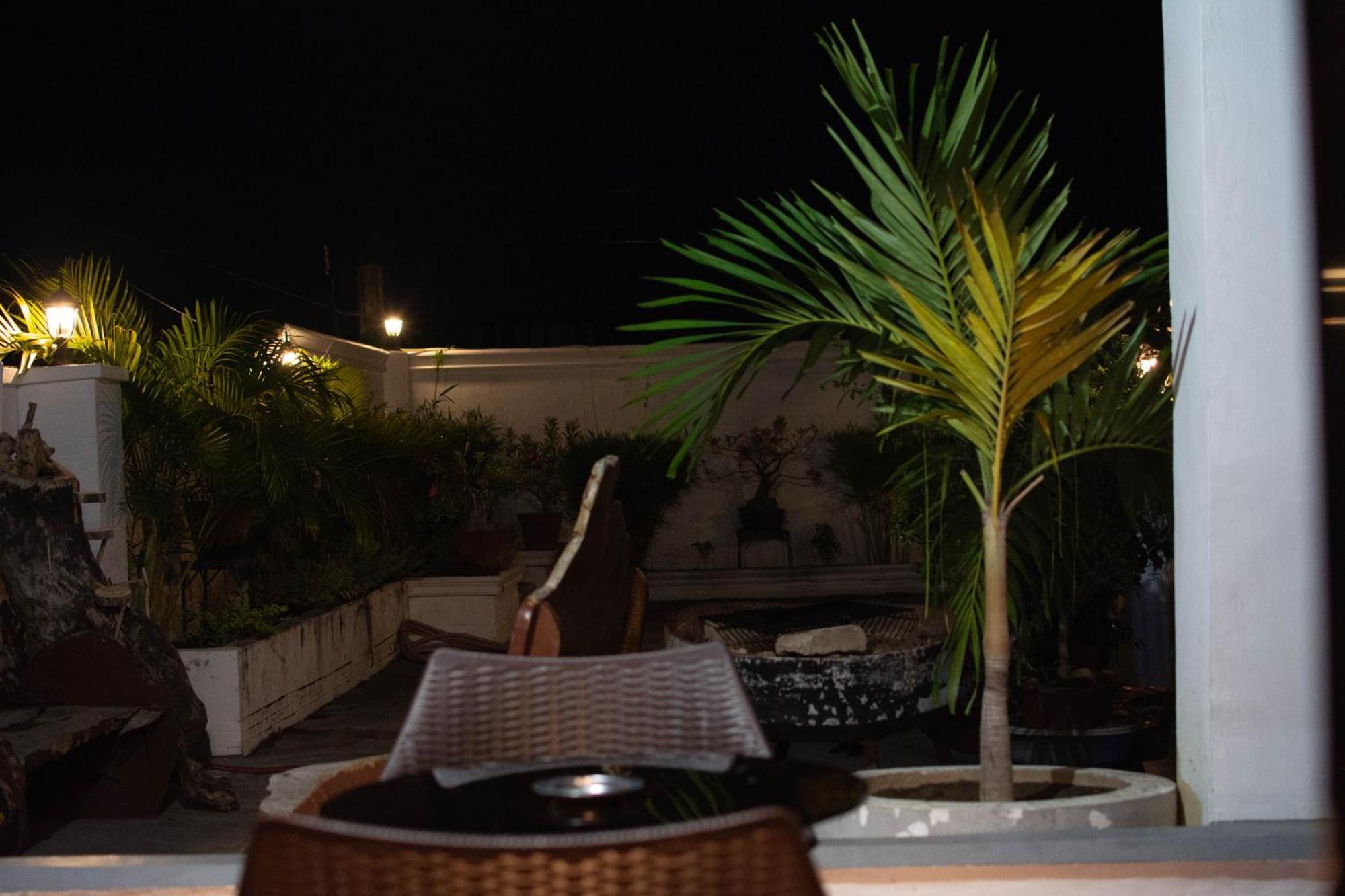 Vincent Resort Hotel Angeles Exteriör bild